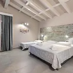 Corten Hotel *
