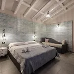 Corten Hotel *