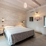 Corten Hotel *