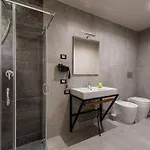 Corten Hotel *